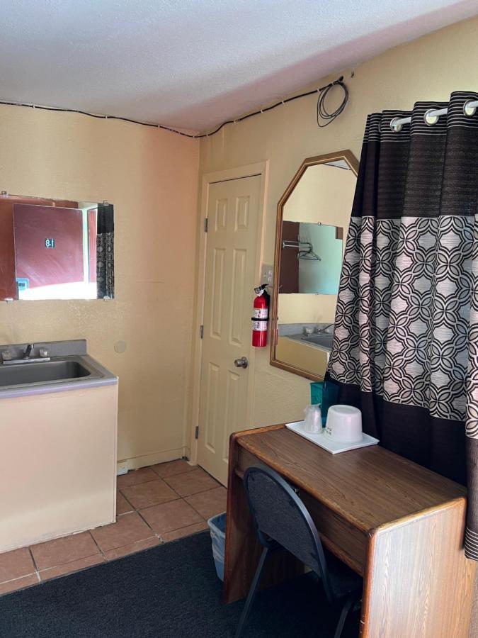 Economy Inn Odessa Εξωτερικό φωτογραφία